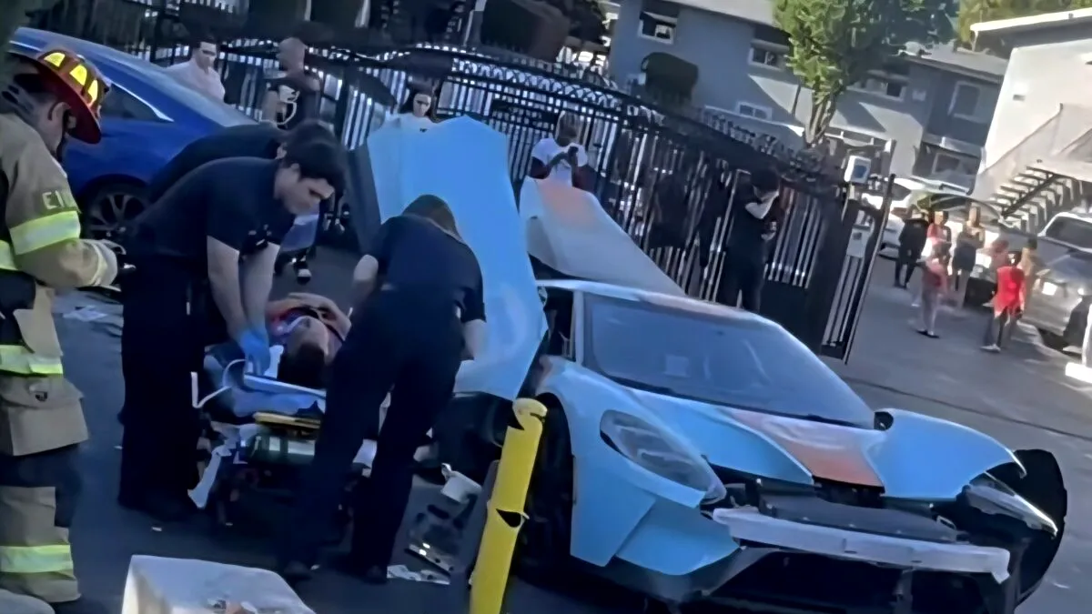 Un Ford GT de 2,5 milioane de dolari a lovit o bordură și s-a făcut praf. Cum a fost posibil