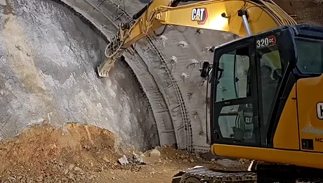 Video – A fost străpunsă și a doua galerie a tunelului Boița 1 de pe Autostrada Sibiu – Pitești. Lucrările au ajuns la 45%