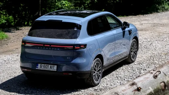 Review – Am testat Leapmotor B10 Hybrid EV în România. Ce ne-a plăcut și ce mai are de îmbunătățit