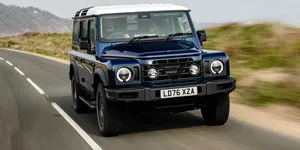 <span class='prepend'>Foto |</span> Gama INEOS Grenadier se extinde cu ediția Helmsman. Versiunea SUV-ului rival cu Land Rover Defender este inspirată din natură
