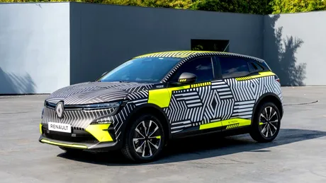 Renault scoate la încălzire primele prototipuri ale modelului electric Megane E-Tech