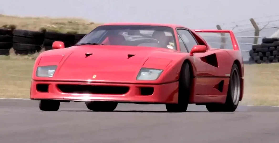 VIDEO: Luptă istorică între Ferrari F40 şi Ferrari F50, moderată de Chris Harris