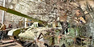 Tancul „păpădie” a apărut pe frontul din Ucraina, de partea rușilor. Ce avantaje oferă în comparație cu modelel „arici” sau „broască țestoasă”?