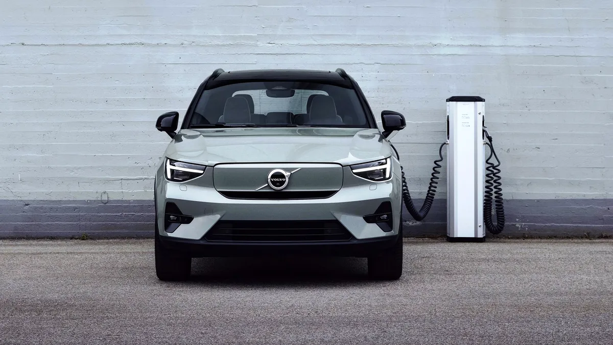 Peste 5.300 de Volvo XC40 Recharge sunt rechemate în service pentru o defecțiune mai rară