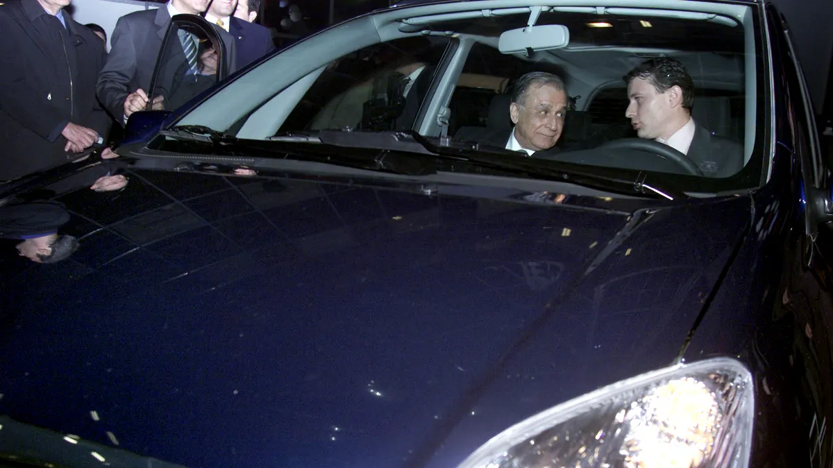 Accidentul de mașină în care Ion Iliescu a fost la un pas de moarte înainte de a deveni Președinte: „A fost o experiență dură”
