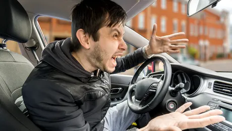 Agresivitatea la volan îi poate influența și pe alți șoferi să se comporte la fel