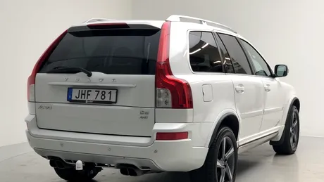 Cât costă cel mai ieftin Volvo XC90 în țara natală Suedia? Cea mai sigură mașină din lume are motor diesel puternic și este bine echipată