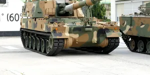 Un stat NATO din Europa achiziționează încă 112 obuziere autopropulsate K9. România, unde producătorul Hanwha construiește o fabrică, nu va fi implicată în producție