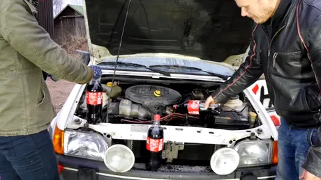 VIDEO Reacţia motorului spune tot după exprimentul cu cola