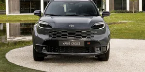 Toyota patentează o idee pentru a face fotografii la volan fără să atingi telefonul