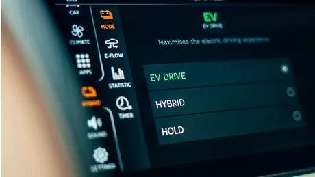Bentley a anunțat lansarea noului Flying Spur Hybrid - VIDEO