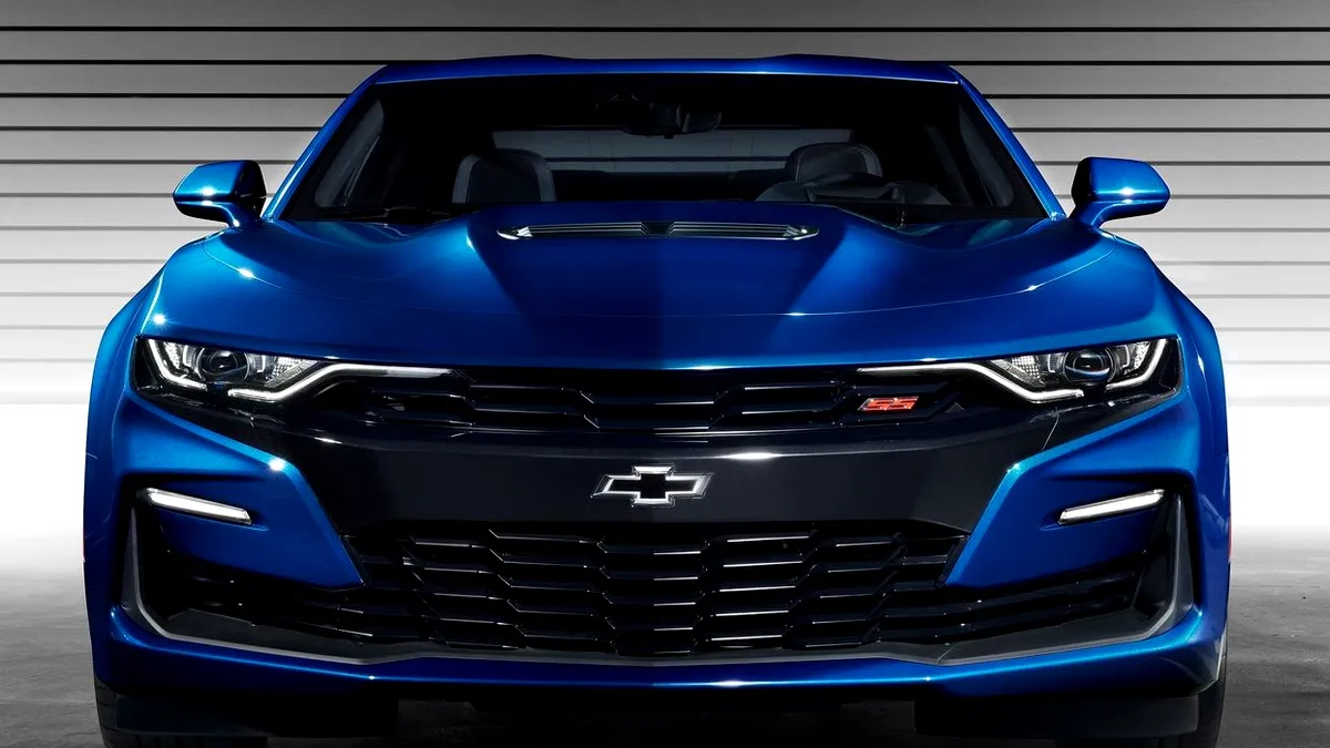 Chevrolet va reînvia numele Camaro sub forma unui model în patru uși