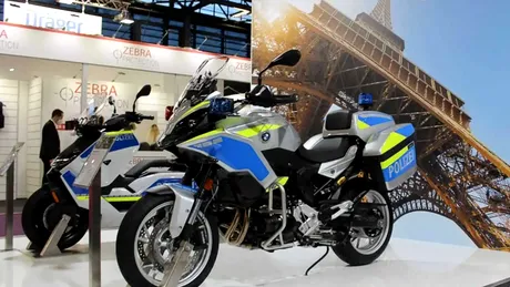 BMW lansează două modele de motociclete pentru polițiști - FOTO
