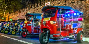 Diferența între TukTuk și motocultor. De ce doar unul poate fi condus legal pe drumurile publice, în 2026?