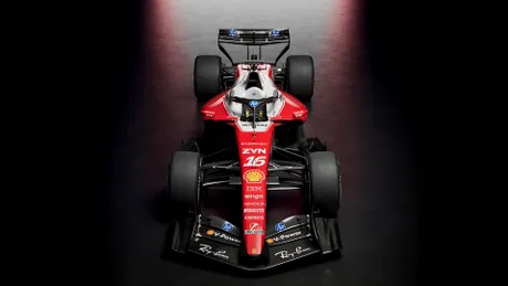 FOTO Ferrari a lansat monopostul său de Formula 1 pentru 2026. „Tifosi” au așteptat toată noaptea pentru a vedea mașina Scuderiei