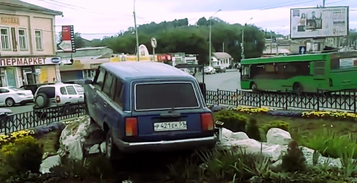 A fost dezvelit Monumentul Şoferului Rus. VIDEO