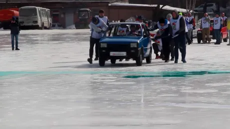 ProMotor NEWS: ruşii reinventează cel mai obscen sport pe gheaţă