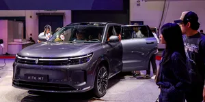 Toaletă la volan: Un producător chinez de EV-uri a brevetat o toaletă ascunsă sub scaunul mașinii