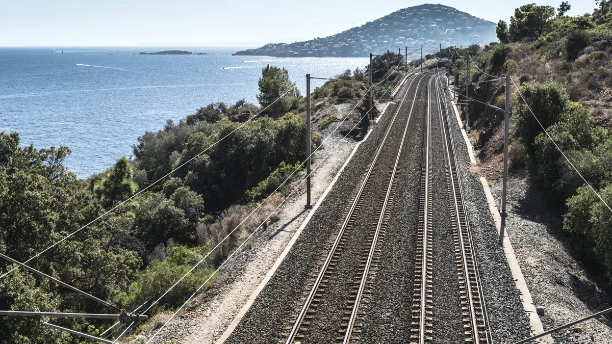 Tren de 250 km/h pe malul Mării Negre. Noua linie feroviară va avea peste 500 km