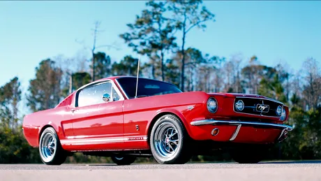Revology a făcut un Ford Mustang vechi, dar nou. VIDEO