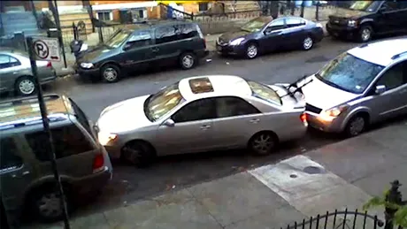 VIDEO: Cea mai riscantă parcare din lume