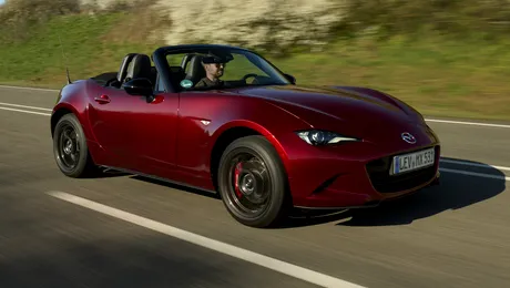 <span class='prepend'>Foto |</span> Mazda MX-5 primește o actualizare minoră. Puterea crește cu doar trei cai putere, la 136 CP 