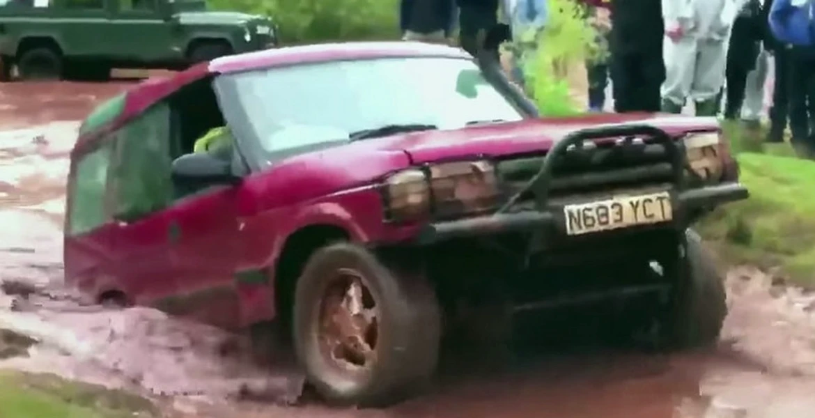 Un sfert de secol de Land Rover Discovery, sărbătorit cu ajutorul proprietarilor. VIDEO