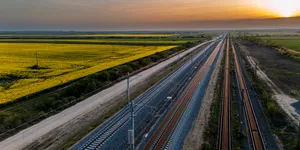 Un nou tronson de cale ferată modernizată a fost dat în circulație în România. Urmează să fie dat în circulație și segmentul Constanța – Mangalia
