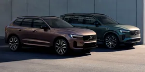 Volvo lansează versiuni hibride plug-in pentru SUV-urile XC60 și XC90, cele mai bine vândute modele ale sale