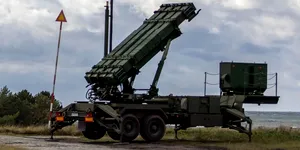 Un gigant auto a început să producă componente pentru rachete Patriot, sistem de apărare aeriană folosit și de România. Stocurile, epuizate pe fondul tensiunilor din Orientul Mijlociu