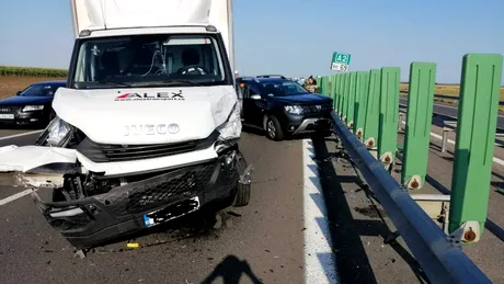 Accident cu trei maşini pe Autostrada Soarelui