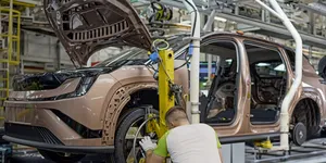 Skoda Peaq intră în producția de serie. SUV-ul electric cu până la 7 locuri este asamblat în Cehia