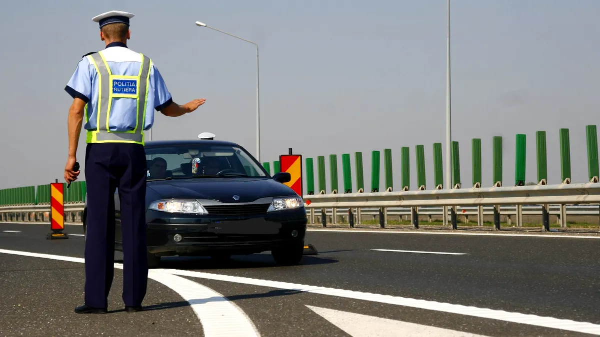 Care este manevra pe care nu ai voie să o faci pe autostradă? Greșeala care te va lăsa cu permisul suspendat pentru 120 de zile