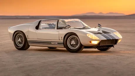 Un prototip rar Ford GT40 Roadster s-ar putea vinde cu 10 milioane de dolari - VIDEO