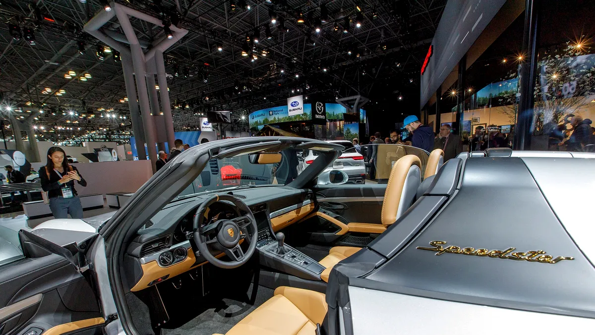 După Geneva, și Salonul auto de la New York este suspendat