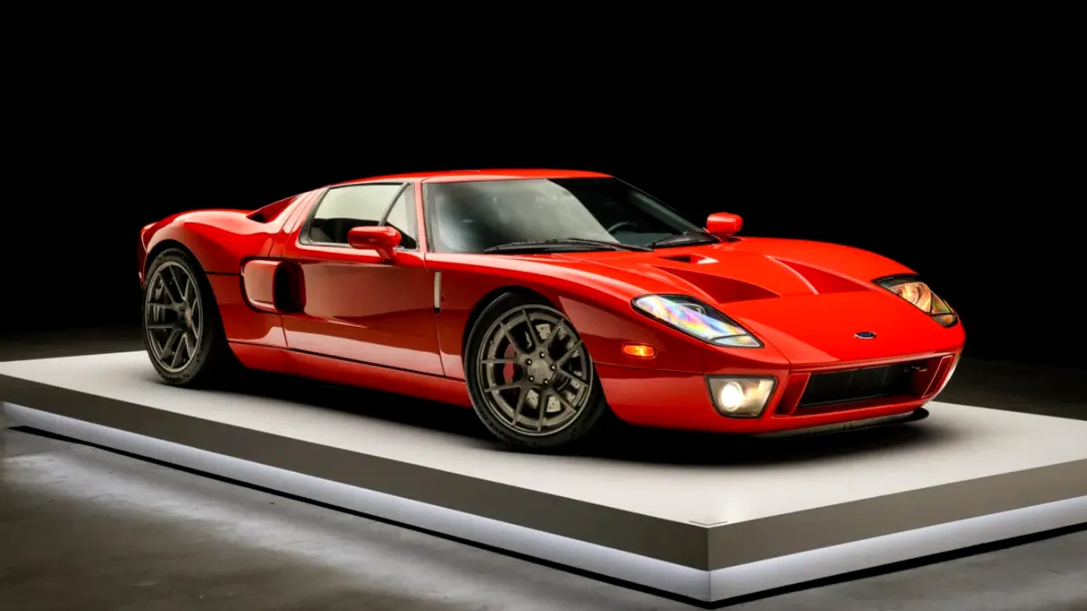 Prețul fabulos cu care se vinde un Ford GT, deținut de Paul Walker. Doar 14 exemplare au fost produse