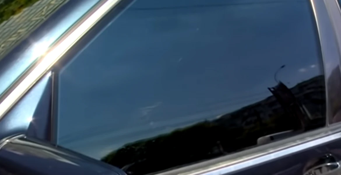 RAR avertizează şoferii: Atenţie la foliile montate pe geamurile maşinii