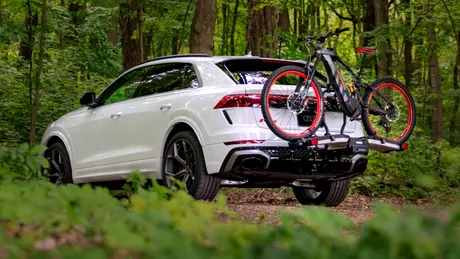 Audi eMTB 2.0: bicicleta electrică inspirată de RS Q e-tron ce aduce tehnologia quattro pe munte