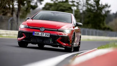Volkswagen celebrează 50 de ani de Golf GTI cu o ediție specială, cu 325 CP – VIDEO