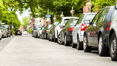 Mitul parcării gratuite în București cu legitimația de serviciu, adevărat sau fals