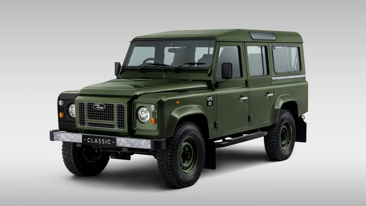 Omagiu adus lui Winston Churchill: Defender Classic V8 limitat la doar 10 exemplare