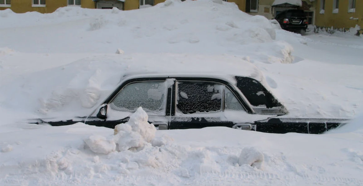 Ai grijă unde îţi parchezi maşina iarna asta! Sau măcar să ai CASCO…