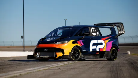 VIDEO – Ford își bate propriul record pe Nurburgring cu o dubă. Timpul a fost mai rapid decât cel stabilit de Mustang GTD