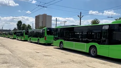 Noile autobuze hibrid din Bucureşti au fost vandalizate: „Vandalizare hibrid”