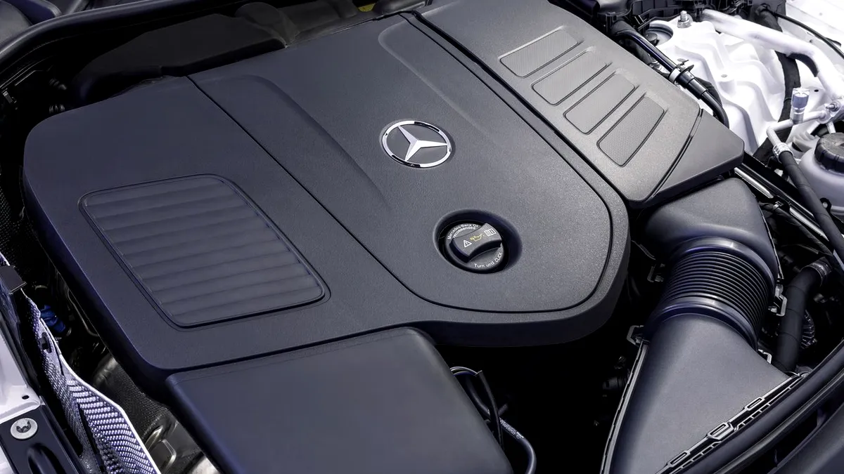 Mercedes pune România pe lista exemplelor pentru reducerea costurilor din Germania. Diferență de 82% la costul salarial