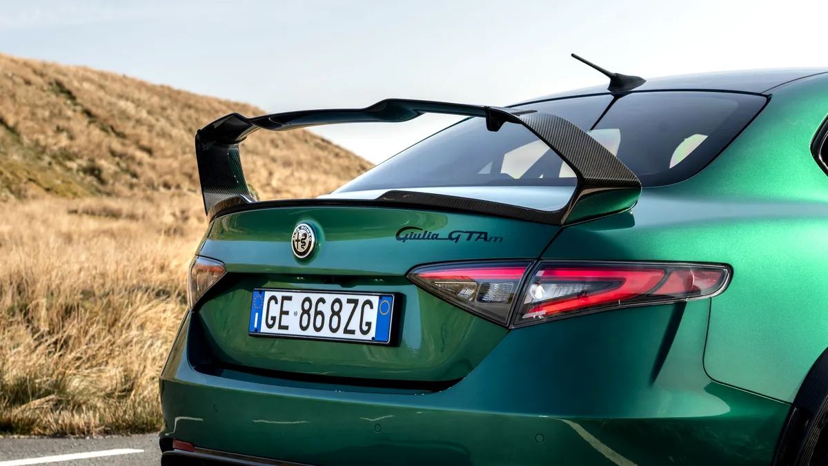 Alfa Romeo confirmă că viitoarea generație a sedanului sport Giulia va fi 100% electrică