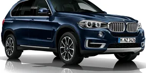 Despăgubiri de aproape 2 milioane de dolari, după ce și-a prins degetul în portiera unui BMW X5