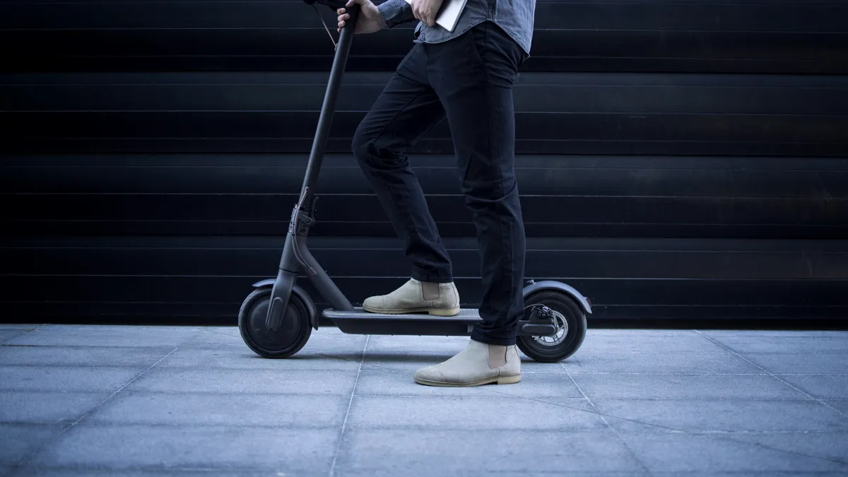 Top 3 funcții esențiale la o trotinetă electrică (P)