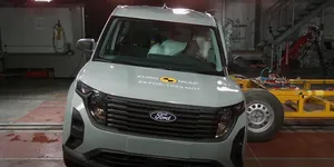 Cele mai noi rezultate Euro NCAP – Ford Tourneo Courier, fabricat la Craiova, obține 3 stele – VIDEO