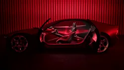 Alfa Romeo Cuorerosso, prezentată la Salonul Auto de la Paris 2026. Bordul își schimbă forma, portierele se deschid invers
